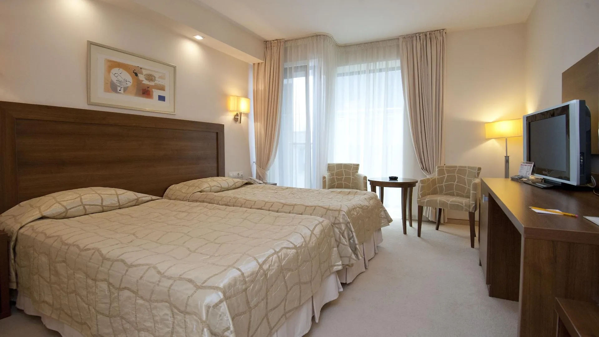 Hotel Burgas 4*,