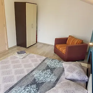 Apartment Beauty House &